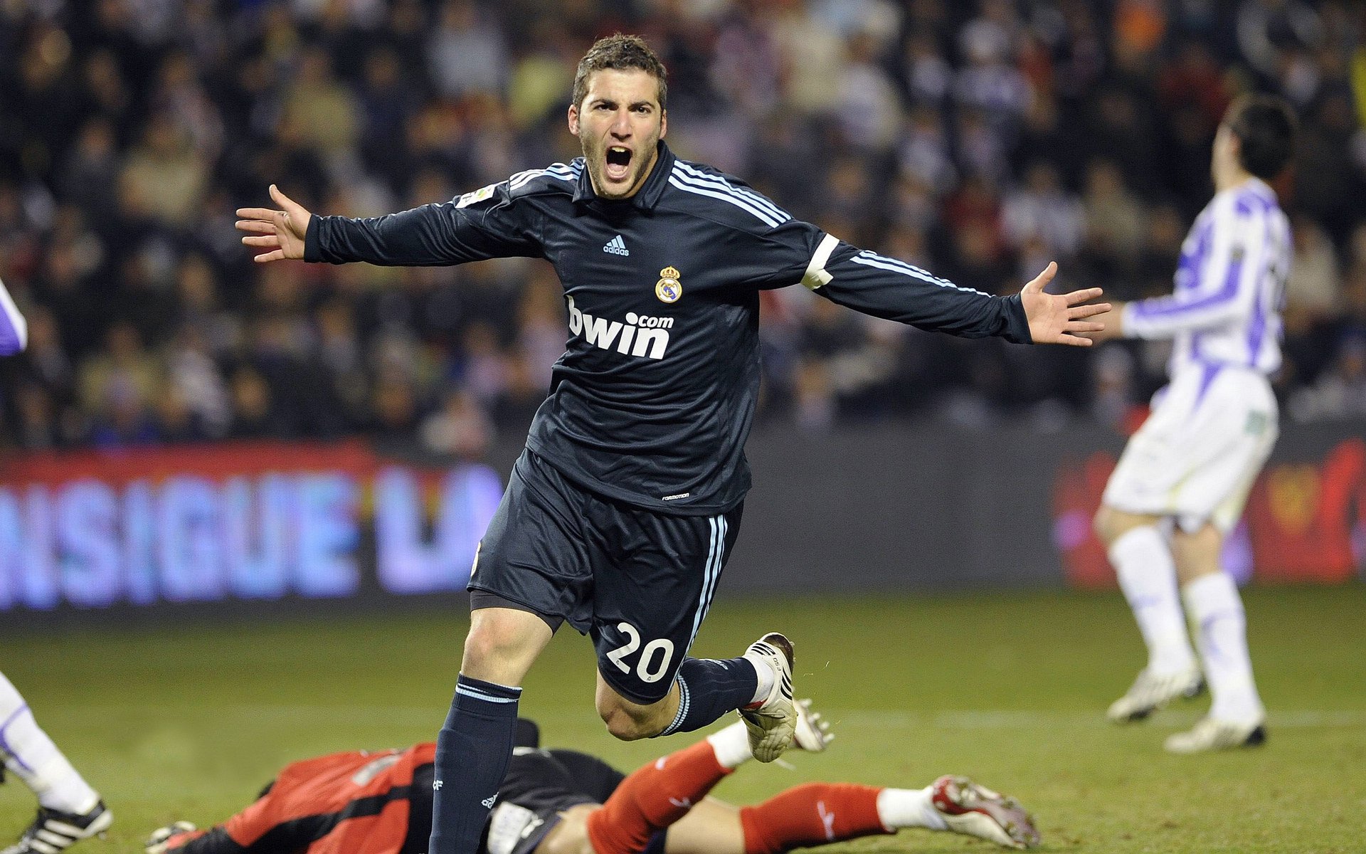 利物浦进攻节奏快速，红军冲刺联赛冠军，苦不苦看看红军利物浦难不难