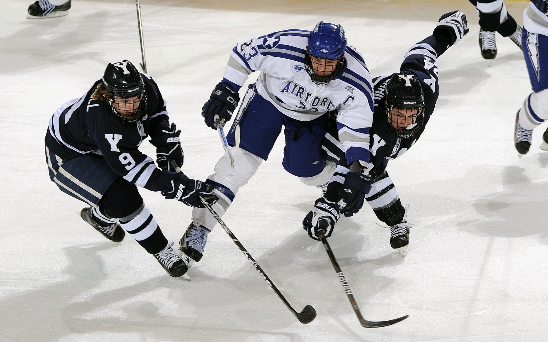 球员海外试训获赞,联赛间人才流动更频繁,海外球员新闻